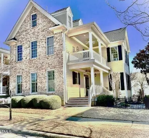 323 Commons Walk Cir, Cary, NC 27519