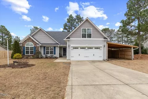 326 Basket Oak Dr, Bunnlevel, NC 28323