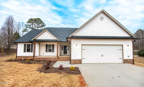 243 Waters Edge Dr, Erwin, NC 28339