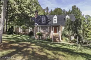 1810 Rolling Acres Dr, Nashville, NC 27856