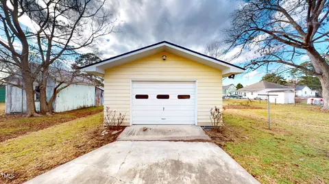 104 N 11th St, Erwin, NC 28339 photo 8