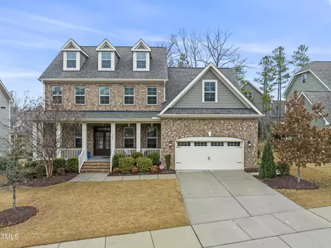208 Brook Manor Ct, Cary, NC 27513