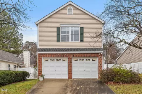 9935 Treymore Dr, Raleigh, NC 27617