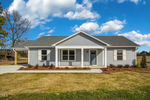 448 Wade St, Warsaw, NC 28398