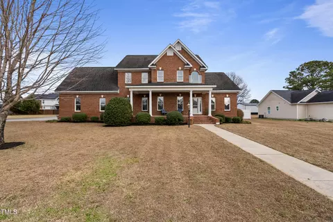 45 Walter Dr, Erwin, NC 28339 photo 2