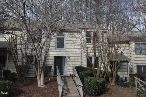 304 Oak Holw, Raleigh, NC 27613