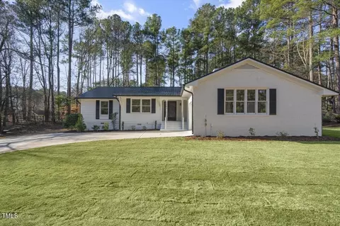 1505 Lord Ashley Dr, Sanford, NC 27330