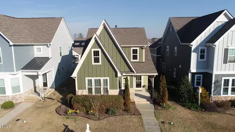 2814 Haw River Trl, Apex, NC 27502