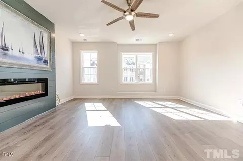 605 Gateway Crossing Ln, Wake Forest, NC 27587