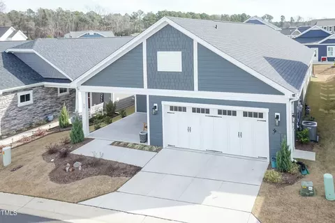 29 Davidson St, Clayton, NC 27527