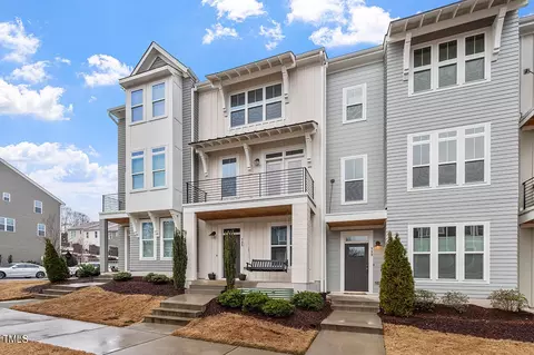 735 Peakland Pl, Raleigh, NC 27604