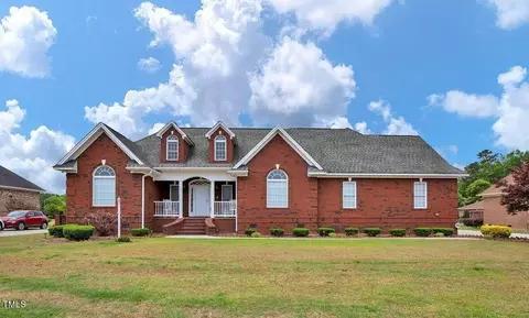 165 River Run Dr, Lumberton, NC 28360