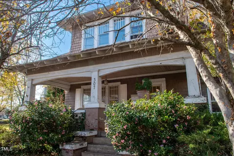 307 S Fisher St, Burlington, NC 27215