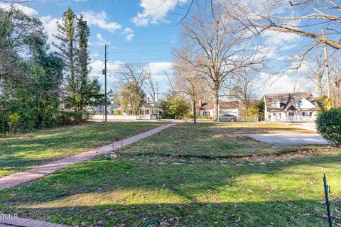 518 Dixie Trl, Raleigh, NC 27607 photo 5