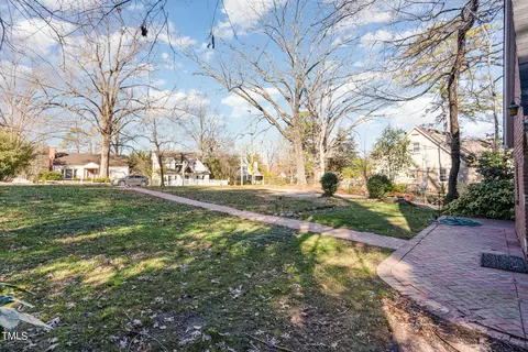518 Dixie Trl, Raleigh, NC 27607 photo 4