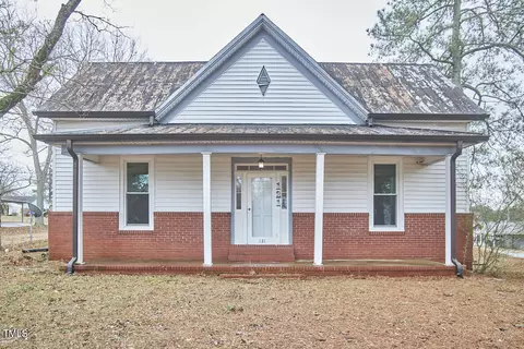 121 W Main St, Coats, NC 27521
