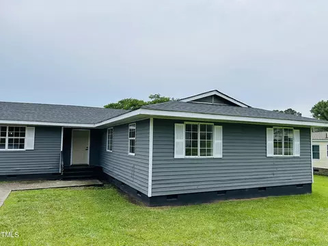 302 N 6th St, Pinetops, NC 27864