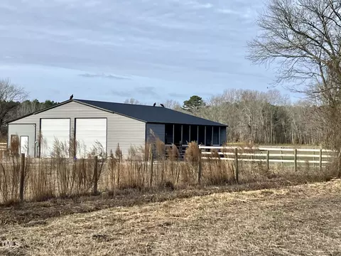 507 Cherry Run Rd, Washington, NC 27889 photo 4