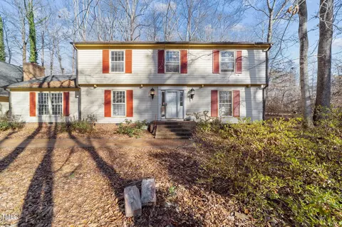 8200 Hunting Cog Rd, Oak Ridge, NC 27310