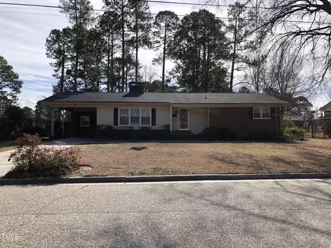 1105 Merry St, Dunn, NC 28334