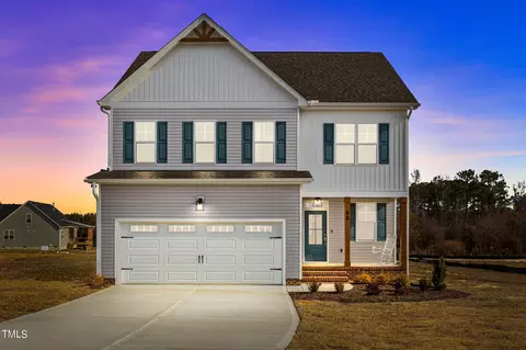 60 Diamond Creek Dr, Zebulon, NC 27597