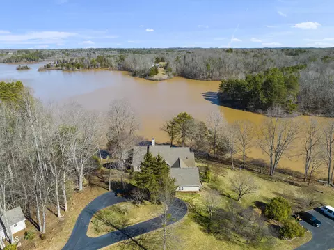 420 Lake Pointe Dr, Yanceyville, NC 27379