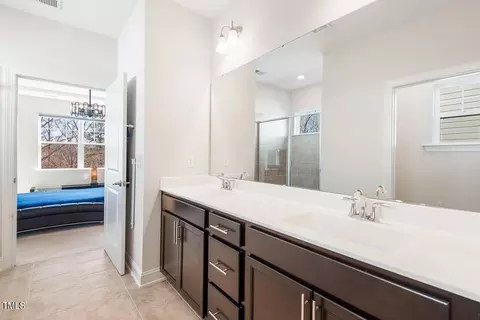Bath - 1034 Chamblee Ct, Durham, NC 27703 photo 2 of 7