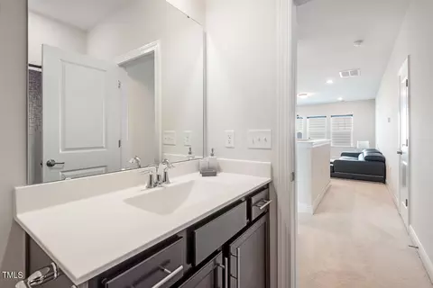 Bath - 1034 Chamblee Ct, Durham, NC 27703 photo 6 of 7