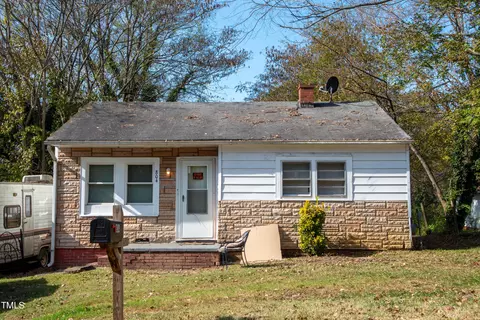 804 North St, Graham, NC 27253