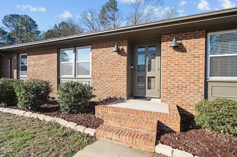 106 Bluegrass Dr, Garner, NC 27529 photo 2
