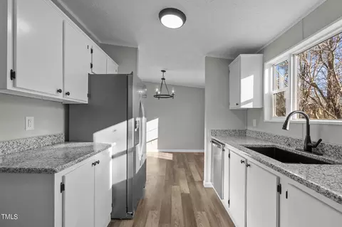65 Leas St, Milton, NC 27305