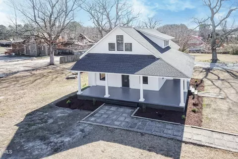 156 Walnut St, Middleburg, NC 27556