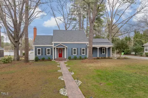 208 College St, Littleton, NC 27850