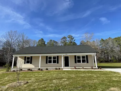 182 Perkins Ave, Selma, NC 27576