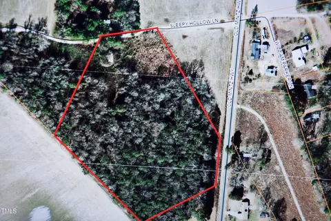 137 Sleepy Hollow Ln, Roseboro, NC 28382