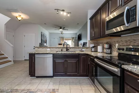 67 Beechleaf Ct, Clayton, NC 27520 photo 10