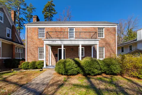 305 Hillcrest Rd, Raleigh, NC 27605