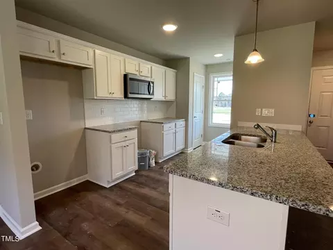 134 Perkins Ave, Selma, NC 27576 photo 2