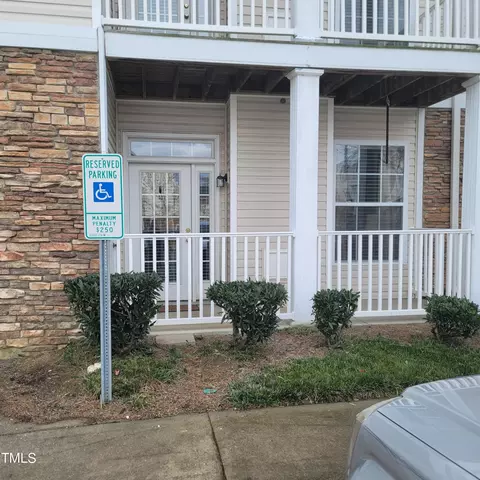 3015 Winston Dr #106, Burlington, NC 27215