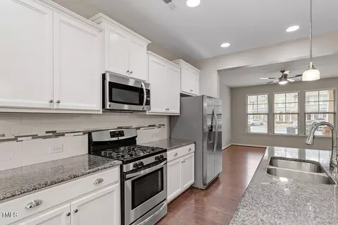 1216 Metropolitan Dr, Durham, NC 27713 photo 12
