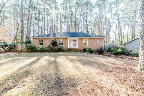 2419 Overbrook Ln, Sanford, NC 27330