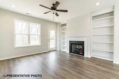 596 Sturgeon St, Smithfield, NC 27577 photo 4