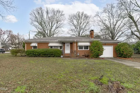 501 Center St, Apex, NC 27502