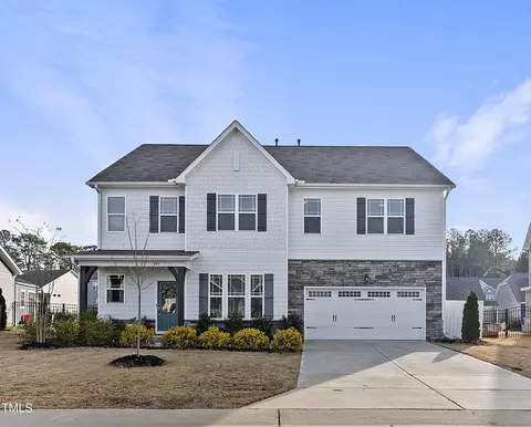 439 Beaverdam Lake Dr, Fuquay Varina, NC 27526