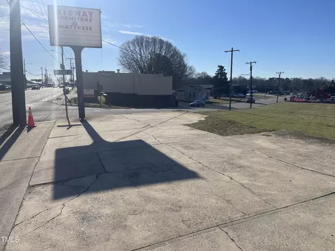 1147 E Webb Ave, Burlington, NC 27217 photo 3