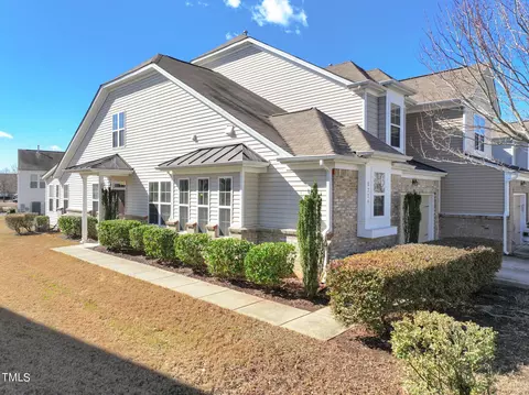 8224 Yaxley Hall Dr, Raleigh, NC 27616