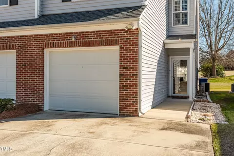 5324 Eagle Trace Dr, Raleigh, NC 27604 photo 2