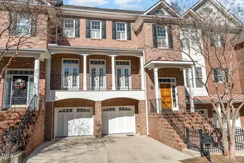 221 Lions Gate Dr, Cary, NC 27518