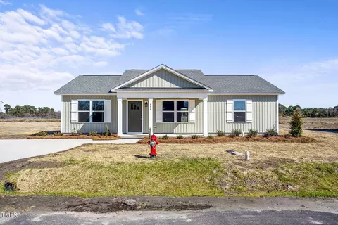 434 Wade St, Warsaw, NC 28398