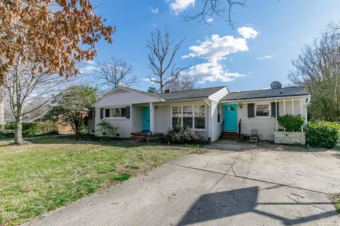 511 Oakwood Ln, Graham, NC 27253